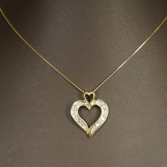 Jewelry - 14KTT Gold Genuine Diamond Heart Pendant W/Chain